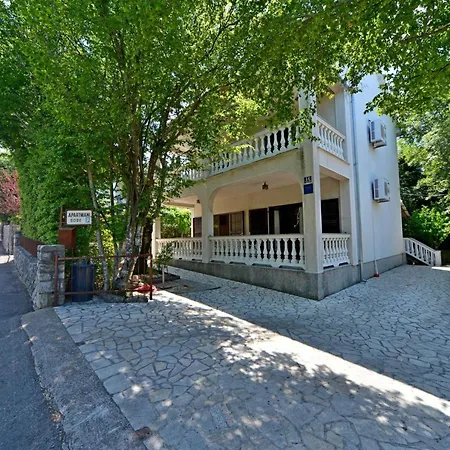 Gemuetliches Studio-apartment Fuer 2 Personen In M By Interhome Malinska