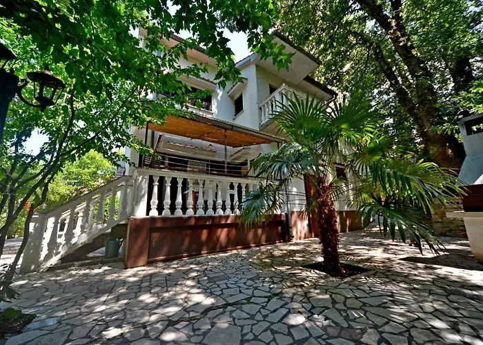 Gemuetliches Studio-apartment Fuer 2 Personen In M By Interhome Malinska