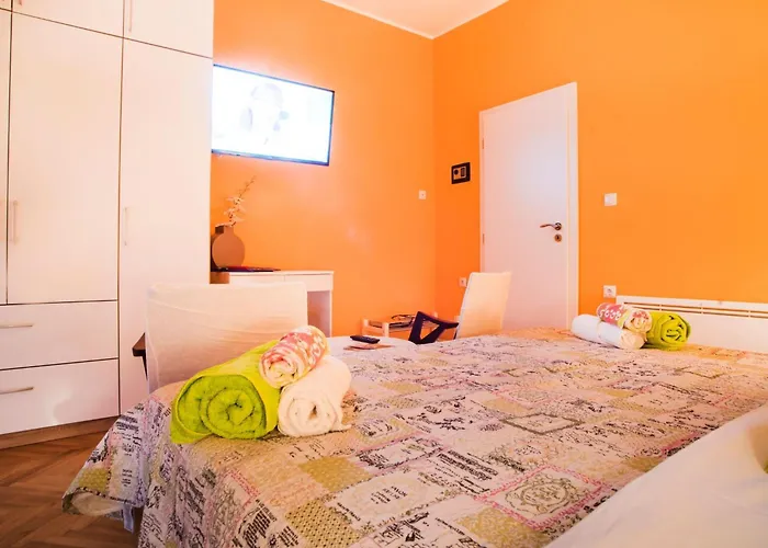 Gemuetliches Studio-apartment Fuer 2 Personen In M By Interhome Apartment Malinska