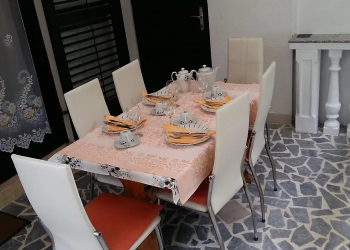 Apartment Gemuetliches Studio-apartment Fuer 2 Personen In M By Interhome Malinska