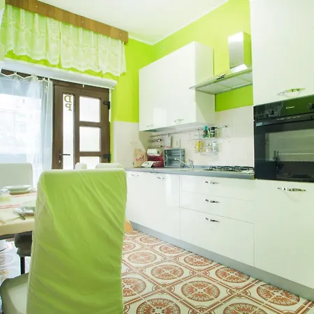 Gemuetliches Studio-apartment Fuer 2 Personen In M By Interhome مالينسكا