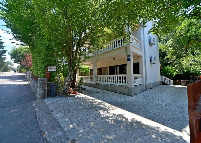 Gemuetliches Studio-apartment Fuer 2 Personen In M By Interhome Malinska